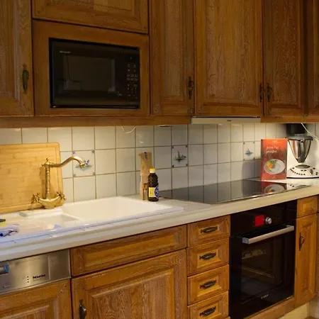Holiday home Inselblume 84 - Luxus Mit Reetdach Auf Dem Land Fehmarn