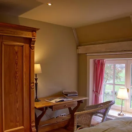 Holiday home Inselblume 84 - Luxus Mit Reetdach Auf Dem Land Fehmarn