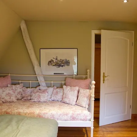 Holiday home Inselblume 84 - Luxus Mit Reetdach Auf Dem Land