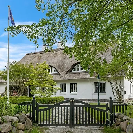 Inselblume 84 - Luxus Mit Reetdach Auf Dem Land Feriehus